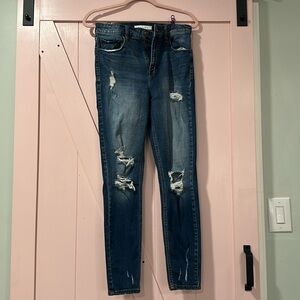 Skinny stylish worn Eunina jeans